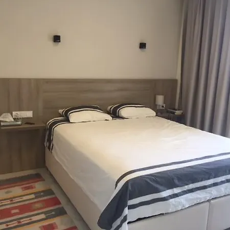 Lavender Apartment *